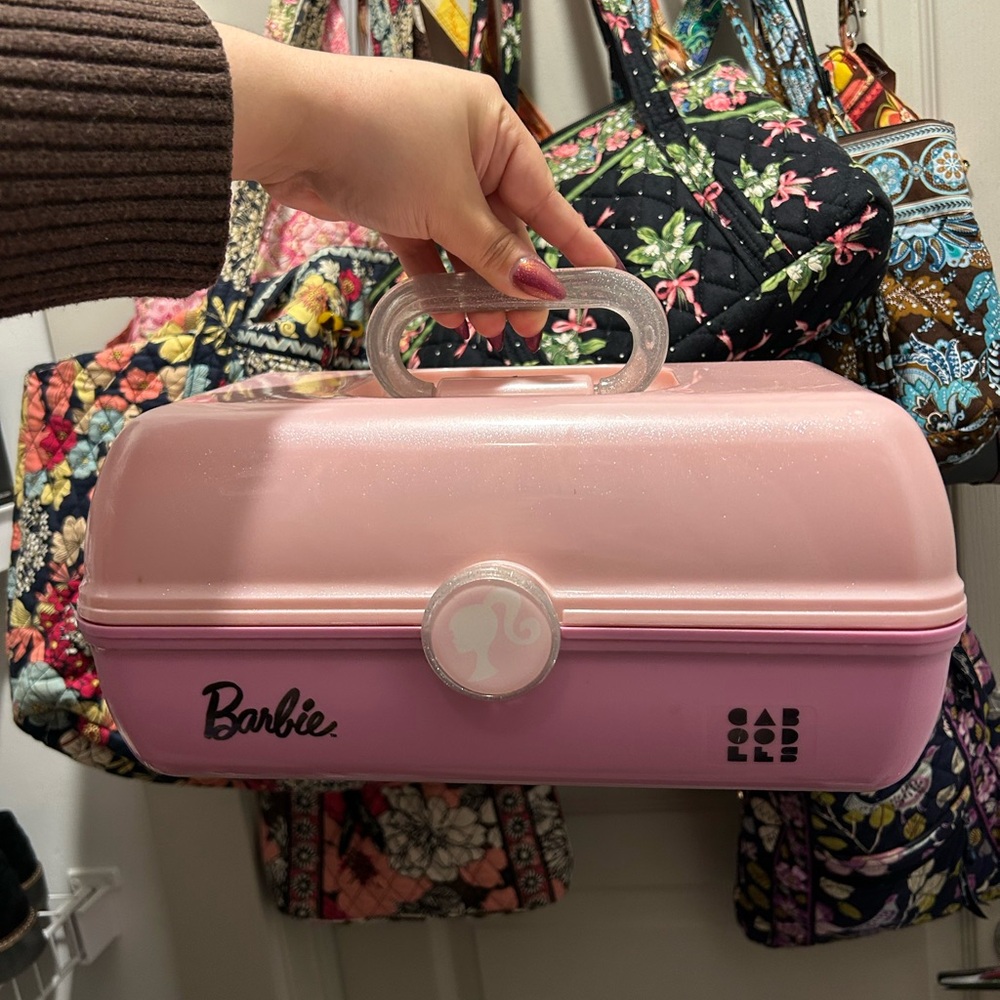 Sparkly pink Barbie Caboodle makeup storage case